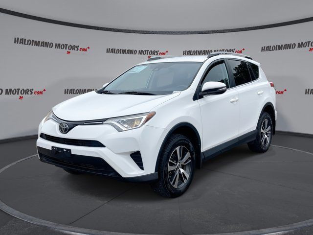 2018 Toyota RAV4 LE in Cars & Trucks in Hamilton