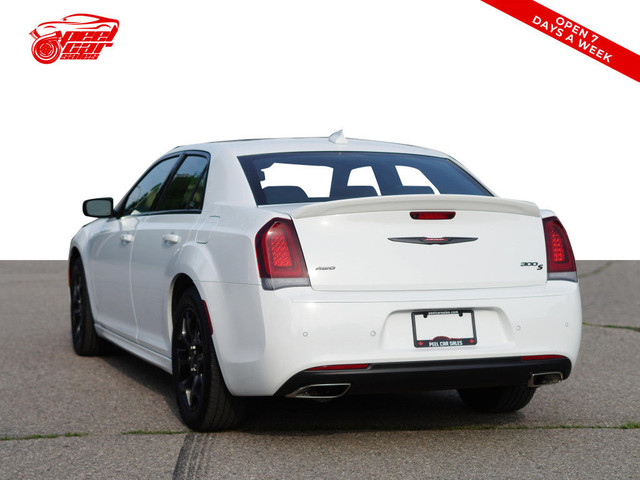 2023 Chrysler 300 S V6, Panoramic Roof, Alloys, Apple Carplay. in Cars & Trucks in Mississauga / Peel Region - Image 3