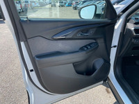1 OWNER | ACCIDENT FREE | HEATED SEATS | LANE KEEP ASSIST | BACK UP CAMERA | WIFI HOT SPOT | ONSTAR... (image 8)