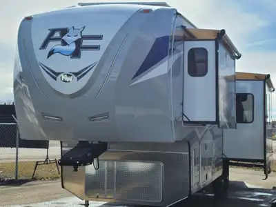 ***LAST ONE WITH DOUBLE DOOR 2-WAY FRIDGE!*** Serving Edson, Whitecourt, Hinton, Jasper, Fox Creek,...