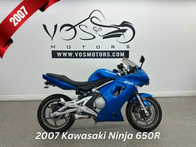 -Financing Available This nimble sport bike is powered by a 649 cc liquid-cooled parallel-twin makin...
