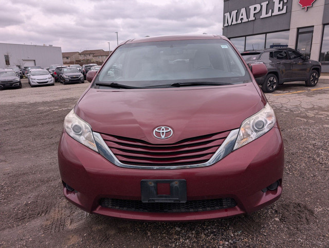 2015 Toyota Sienna LE | CAMERA | HEATED SEATS | POWER SLIDING DO in Cars & Trucks in London - Image 3