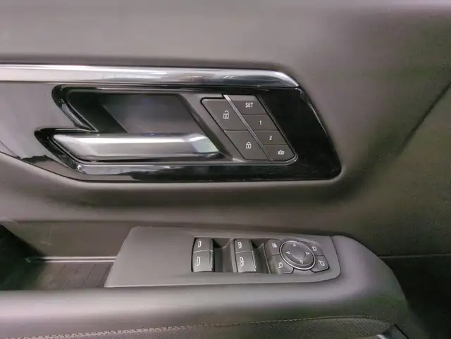 2025 Chevrolet Suburban High Country in Cars & Trucks in Dartmouth - Image 14