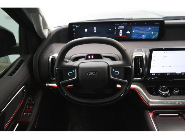 2025 Ford Expedition MAX / PLATINUM in Cars & Trucks in Lévis - Image 3