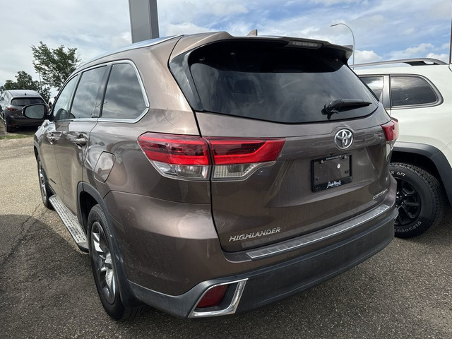 2019 Toyota Highlander in Cars & Trucks in Strathcona County - Image 4