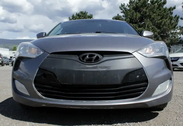 2012 Hyundai Veloster dans Autos et camions dans Penticton - Image 4
