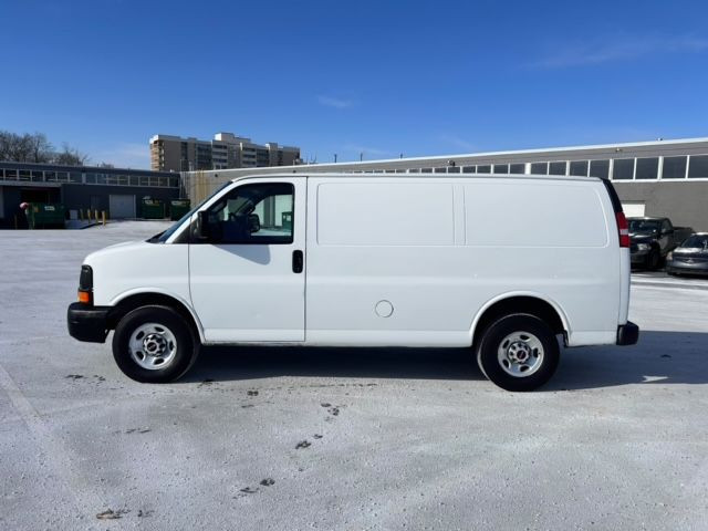 2016 GMC SAVANA 2500-4.8/V8 2500 in Cars & Trucks in City of Toronto - Image 4