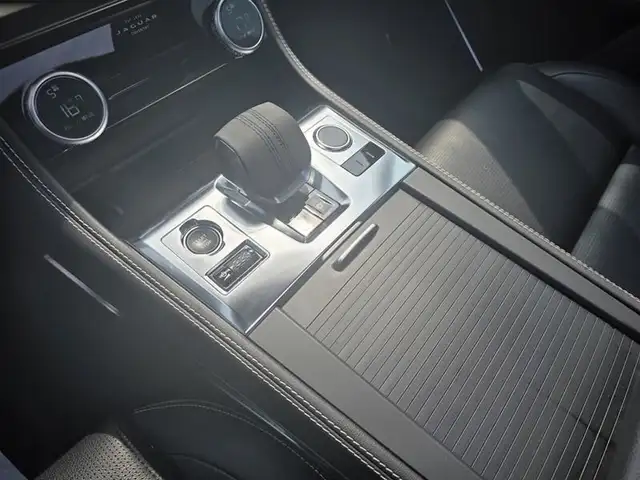 2023 Jaguar F-PACE P250 AWD S in Cars & Trucks in Oshawa / Durham Region - Image 14