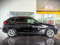 Comes equipped with: Power Mirrors, Sunroof , Halogen Headlamps, Courtesy lights, LED Headlights, LE... (image 3)