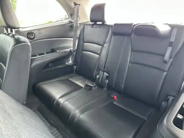 2022 Honda Pilot Touring 8P l Clean CarFax l One Owner l Local V in Cars & Trucks in Calgary - Image 25