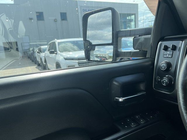 2017 Chevrolet Silverado 1500 LT in Cars & Trucks in Gatineau - Image 4