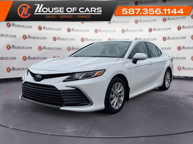2022 Toyota Camry Hybrid LE / *HAIL* / ONE OWNER / NO ACCIDENTS in Cars & Trucks in Calgary
