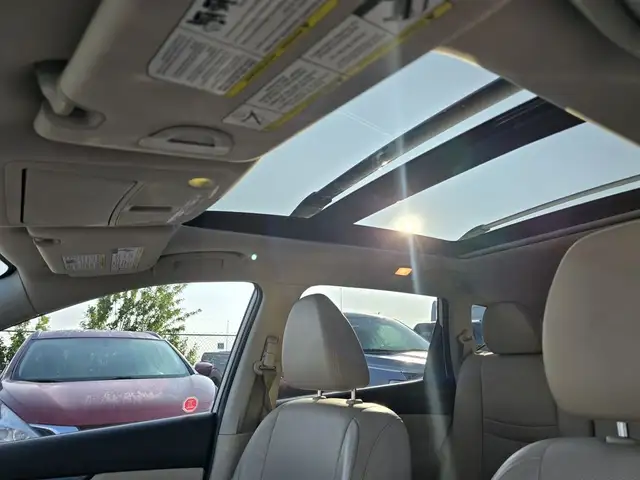 2014 Nissan Rogue SL AWD | HEATED LEATHER | SUNROOF | NAV in Cars & Trucks in Calgary - Image 20