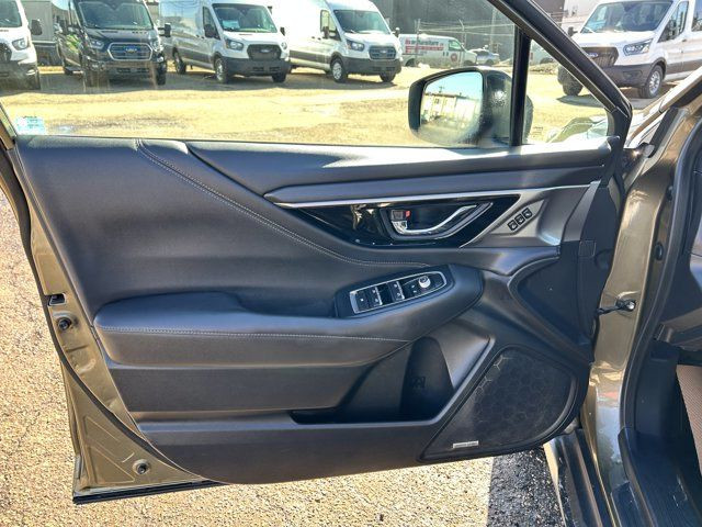2020 Subaru Outback Limited | CarPlay | Rear Cam | Moonroof in Cars & Trucks in Edmonton - Image 4