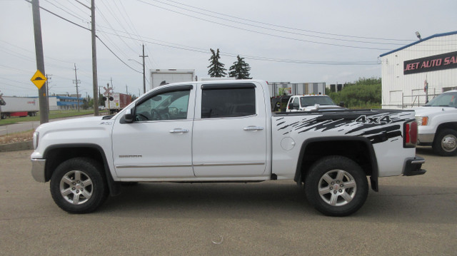 2016 GMC Sierra 1500 SLT CREW CAB PICKUP TRUCK in Cars & Trucks in Edmonton