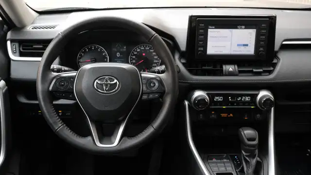 2021 Toyota RAV4 XLE | SUNROOF | ROOF RACK in Cars & Trucks in Mississauga / Peel Region - Image 15