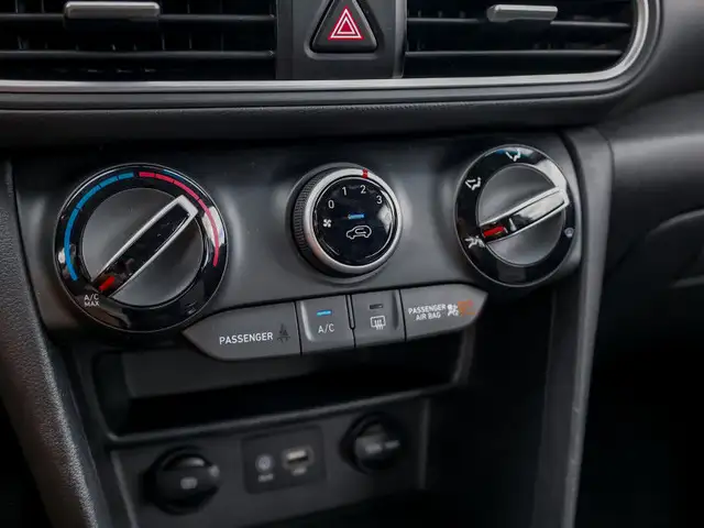 2021 Hyundai Kona 2.0L Essential FWD - Heated Seats - $131 B/W dans Autos et camions dans Ottawa - Image 23