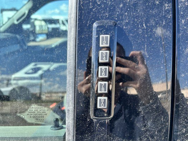 2022 Ford Super Duty F-350 SRW XLT CrewCab 160 | Rear Cam in Cars & Trucks in Edmonton - Image 4