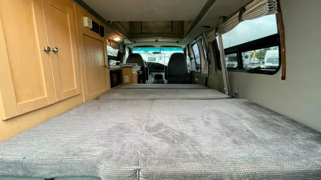 2002 PLEASURE-WAY TRAVERSE in RVs & Motorhomes in Victoria - Image 14
