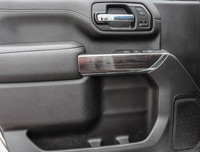 4 X 4 Engine: DURAMAX 6.6L TURBO-DIESEL V8 8 - Cyl Other Equipment 4 X 4 (image 7)