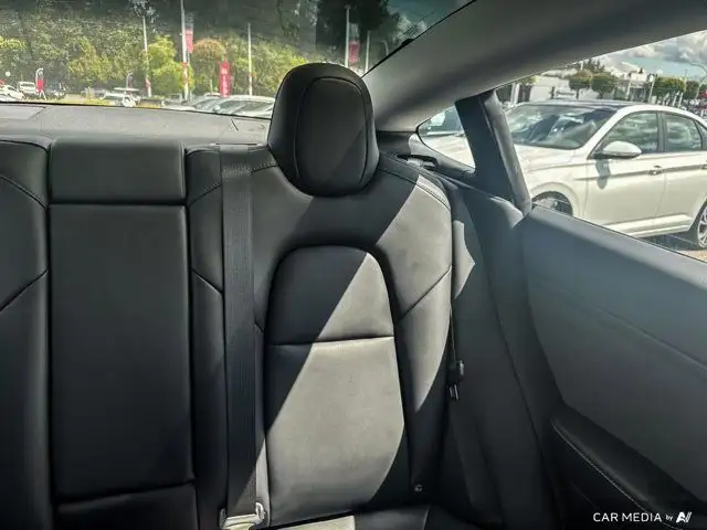 2023 Tesla Model 3 Long Range in Cars & Trucks in Abbotsford - Image 15