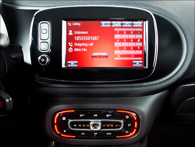 2016 smart Fortwo NAVIGATION | BLUETOOTH | LEATHER | HEATED SEAT in Cars & Trucks in City of Toronto - Image 3