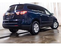 **ONE OWNER - ACCIDENT FREE** 73,718 KM This 2016 Chevrolet Traverse FWD LS is powered by a 3.6L eng... (image 6)