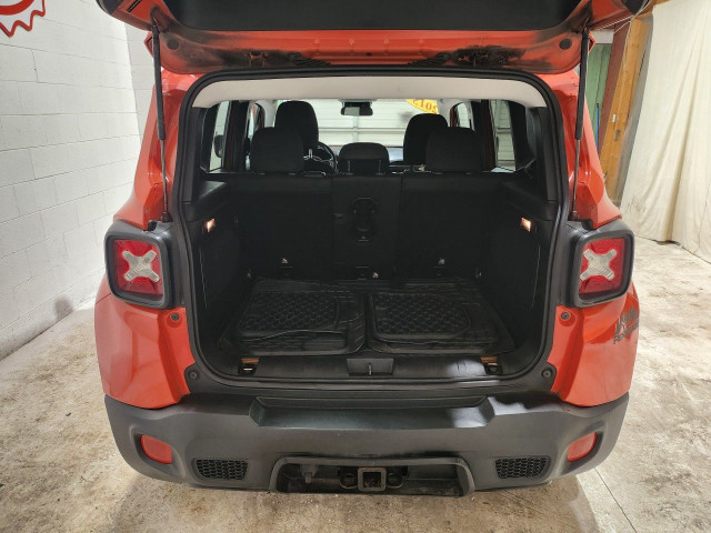 2015 Jeep Renegade in Cars & Trucks in Windsor Region - Image 4