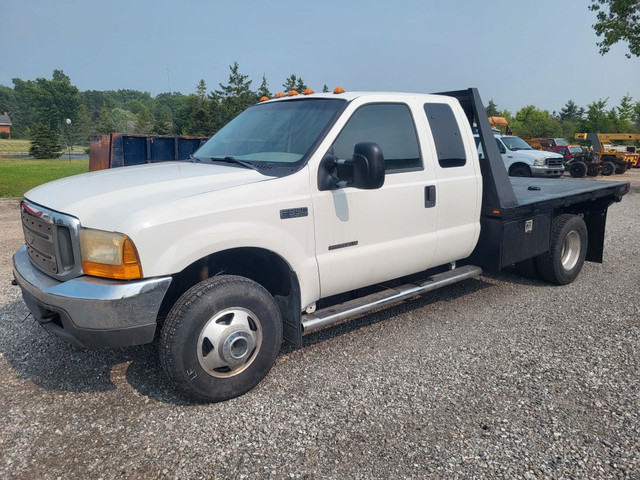 2000 Ford F-350 Super Duty Flatbed Ext Cab Truck - 7.3L, 4WD!!! in Cars & Trucks in St. Catharines - Image 2