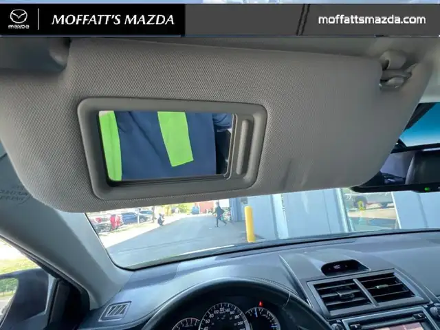 2014 Toyota Camry SE dans Autos et camions dans Barrie - Image 38