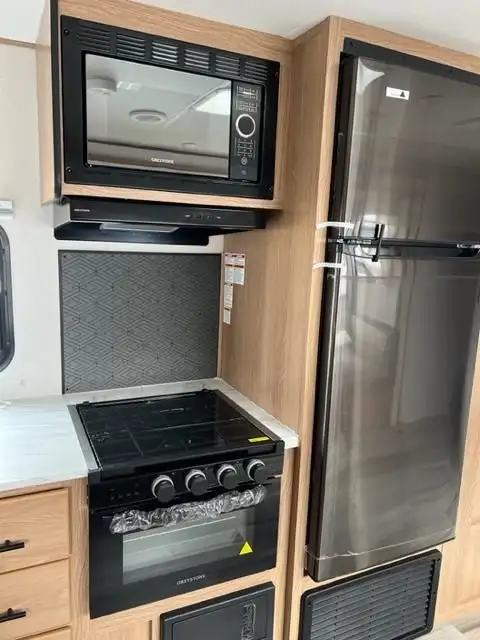 2023 Prime Time Avenger 24FKS Travel Trailer in Travel Trailers & Campers in Brandon - Image 10