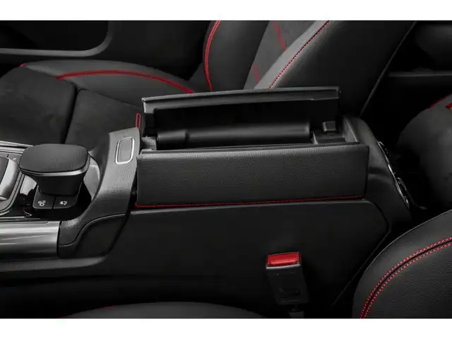 2021 Mercedes-Benz AMG GLA 45 GLA45 AMG!!! PRICED TO MOVE! dans Autos et camions dans Région de Markham/York - Image 11