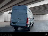 Mercedes-Benz Rive-Sud, la destination Mercedes-Benz par excellence. Bienvenue en première classe. D... (image 4)