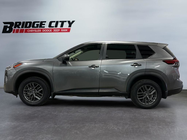 2024 Nissan Rogue S AWD - Blind Spot Monitoring - Heated Seat... in Cars & Trucks in Lethbridge - Image 2
