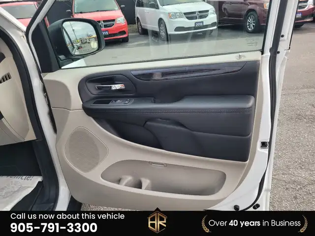 2017 Dodge Grand Caravan SXT STOW & GO in Cars & Trucks in Mississauga / Peel Region - Image 35