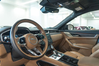 Jaguar F-PACE P250 AWD S 2023: - Extérieur métallisé noir SANTORINI sur intérieur en cuir CARAWAY -... (image 1)
