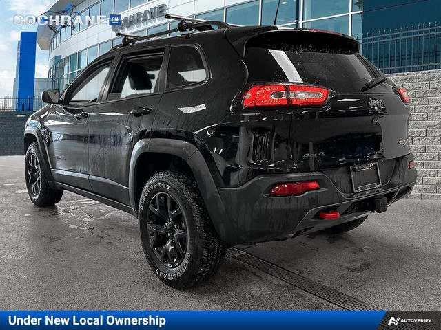 2016 Jeep Cherokee Trailhawk | Leather | 4WD in Cars & Trucks in Calgary - Image 4