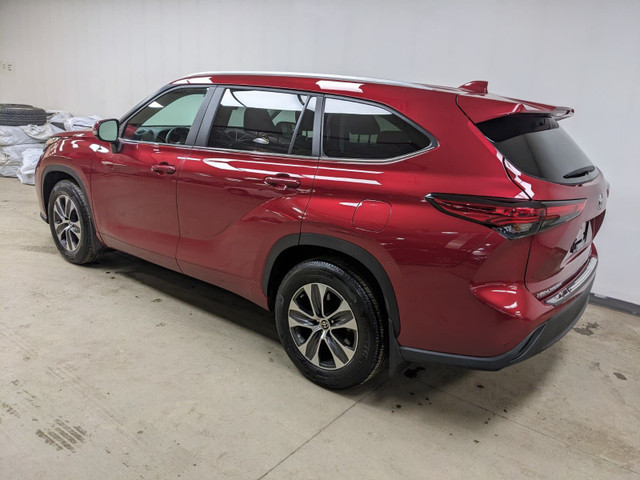 2023 Toyota Highlander XLE; DEMO SPECIAL!! LEATHER, SUNROOF, SAF in Cars & Trucks in Edmonton - Image 4