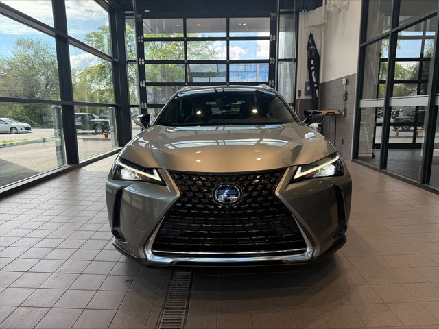 2021 Lexus UX250hUX 250h in Cars & Trucks in City of Montréal - Image 3