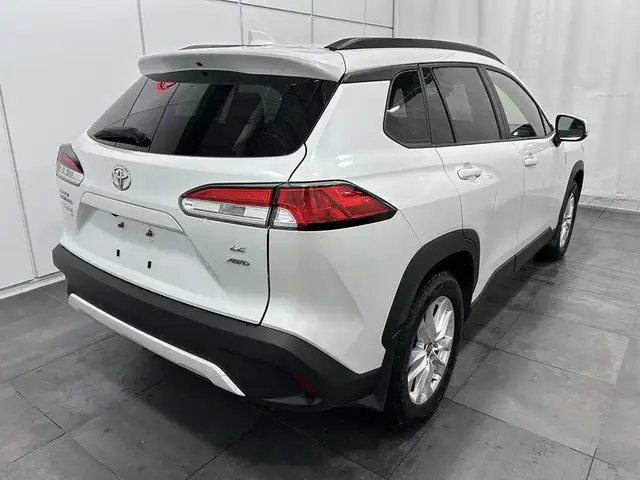 2022 Toyota Corolla Cross LE - AWD - VOLANT CHAUFFANT in Cars & Trucks in Québec City - Image 10