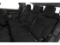 Our Diesel driven 2018 Land Rover Discovery HSE 4WD blends form, function, and finesse with a fantas... (image 8)