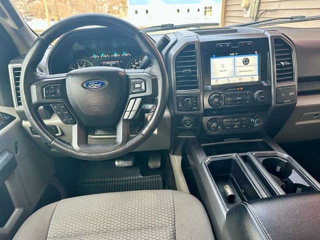  2018 Ford F-150 XTR Crew - backup camera - HEATED SEATS - REMOT in Cars & Trucks in Fredericton - Image 2