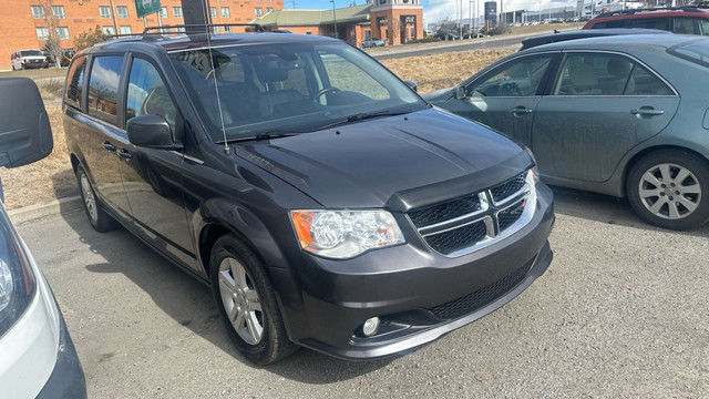 2018 Dodge Grand Caravan Crew Plus 2WD in Cars & Trucks in Calgary - Image 2