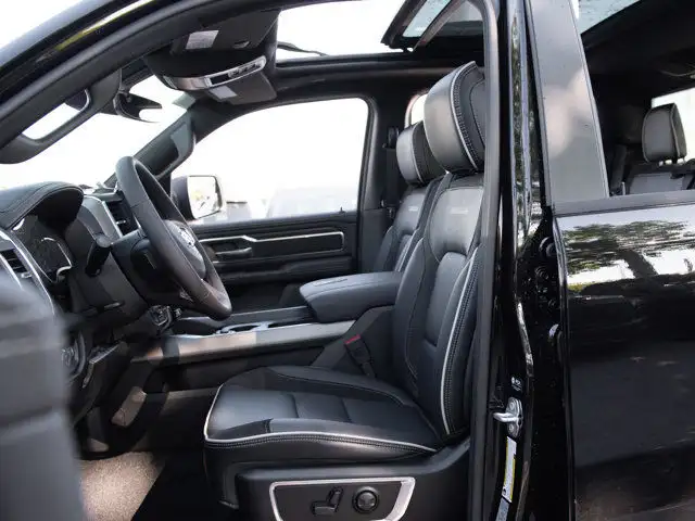 2025 Ram 1500 Laramie 4x4, 22 Inch Wheels, 33 Inch Tires in Cars & Trucks in Calgary - Image 25