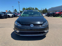 Low Mileage, 4MOTION All-Wheel Drive, Panoramic Power Sunroof, Android Auto, Alltrack Exclusive Gril... (image 1)