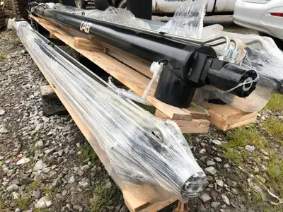 New 6 Inch X 14 FT Lab Augers, Hyd' Drive In Stock. Steel Flighting. New/Used : New New 6 Inch X 14...