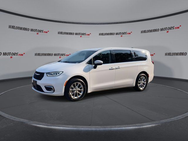 2023 Chrysler Pacifica Touring L in Cars & Trucks in Hamilton - Image 4