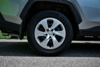 Low Mileage, Heated Seats, Apple CarPlay, Android Auto, Blind Spot Monitoring, Lane Keep Assist! 6 L... (image 6)