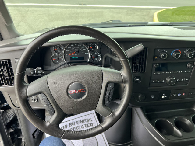 2023 GMC Savana Passenger GMC Savana LT - 12 Passenger in Cars & Trucks in Oakville / Halton Region - Image 4