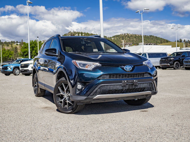 2017 Toyota RAV4 Hybrid SE 4WD in Cars & Trucks in Kelowna - Image 2